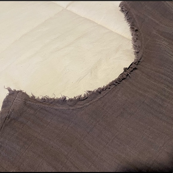 It is Well- Reversible Gauze Top - Picture 3 of 5